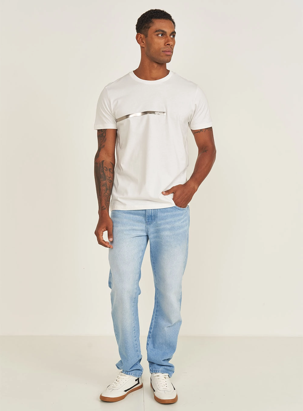 Camiseta Slim Masculina Off Shell