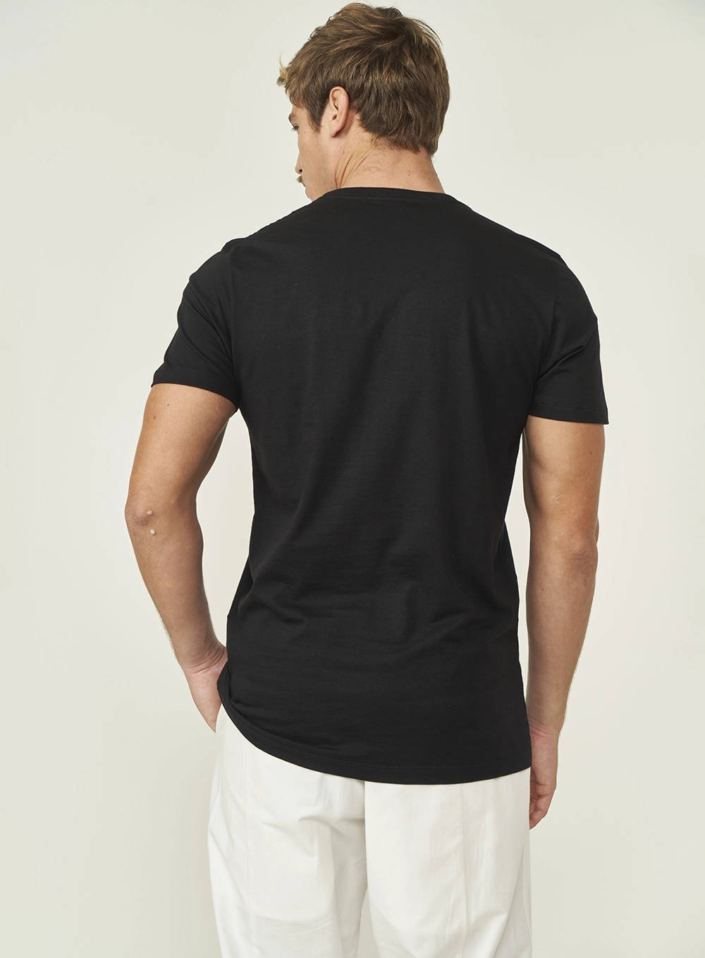 Camiseta Slim Com Detalhe Em Logo Preto