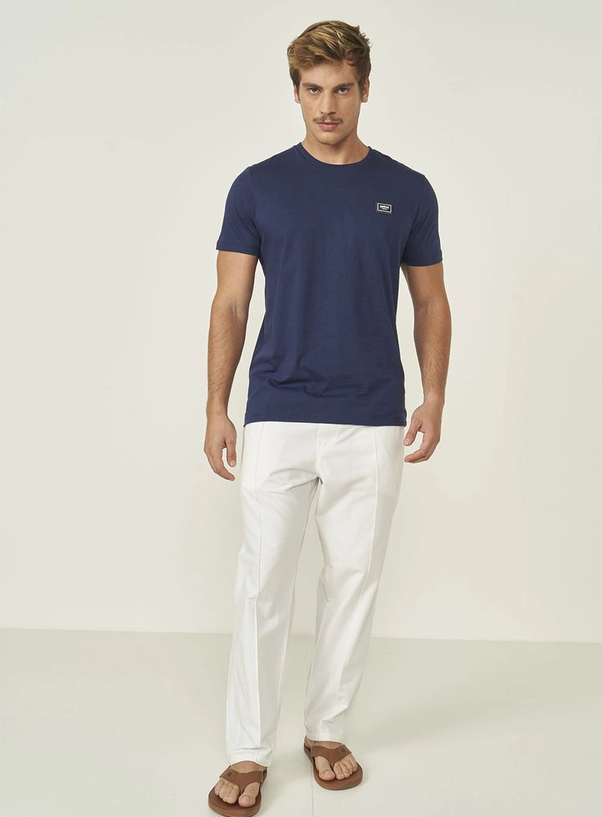 Camiseta Masculina Slim Com Placa Em Logo