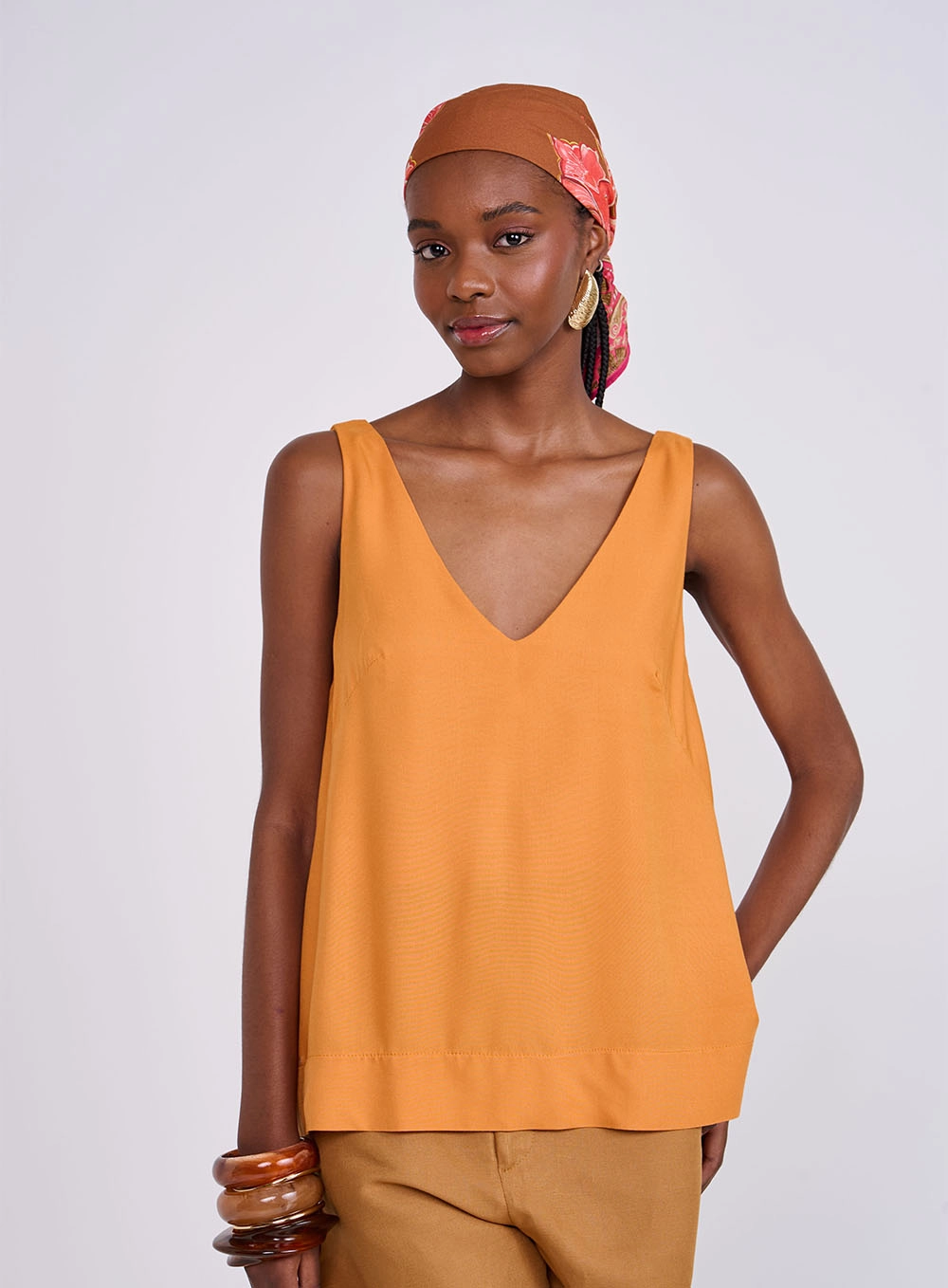 Blusa Comfort Com Fenda Na Barra Laranja