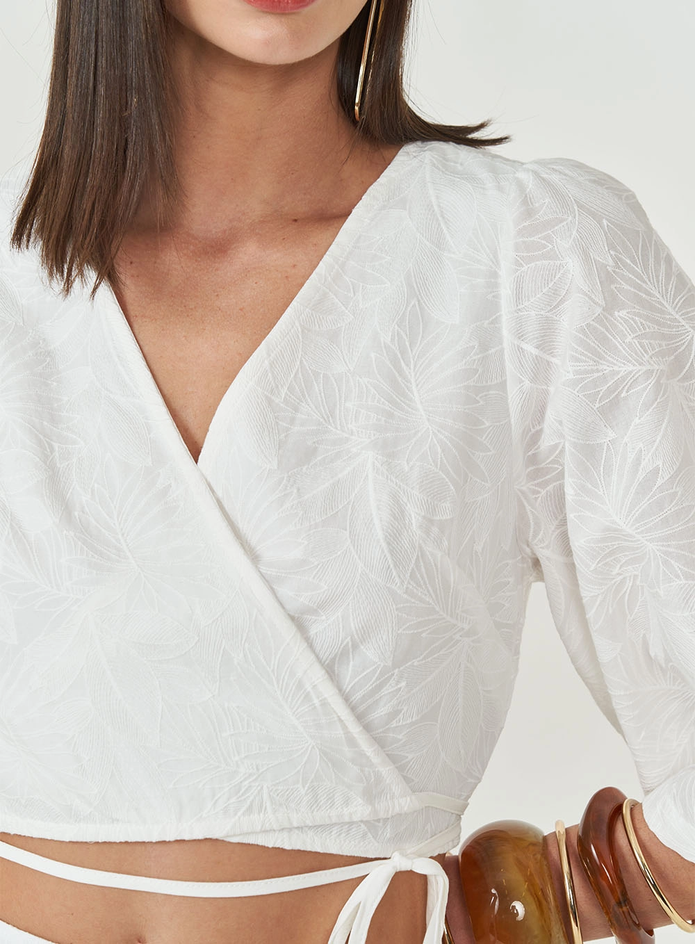 Blusa Cropped Transpassada Com Amarração Off Shell