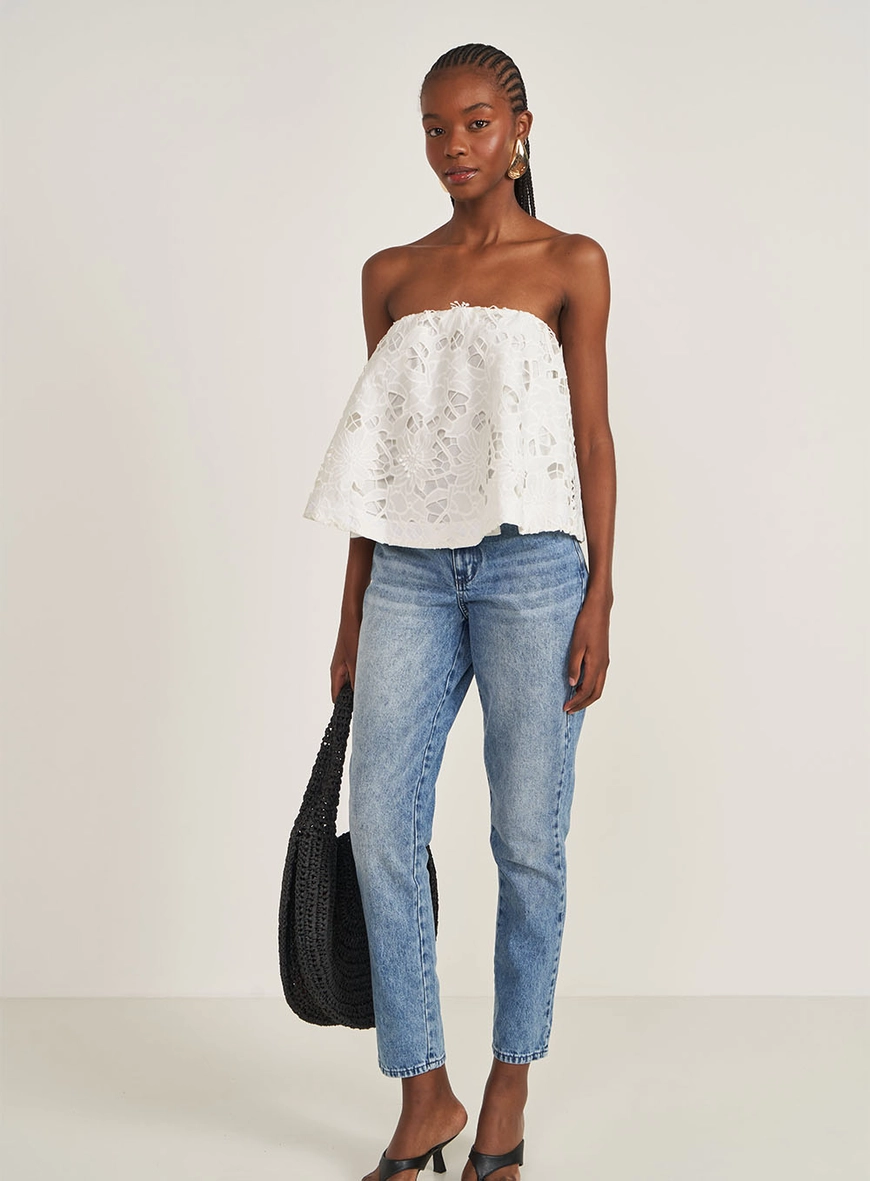 Blusa Comfort Bordada