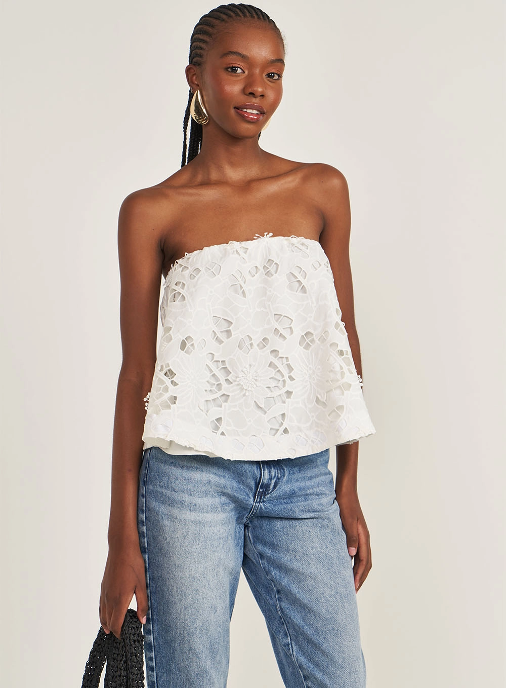 Blusa Comfort Bordada Off Shell