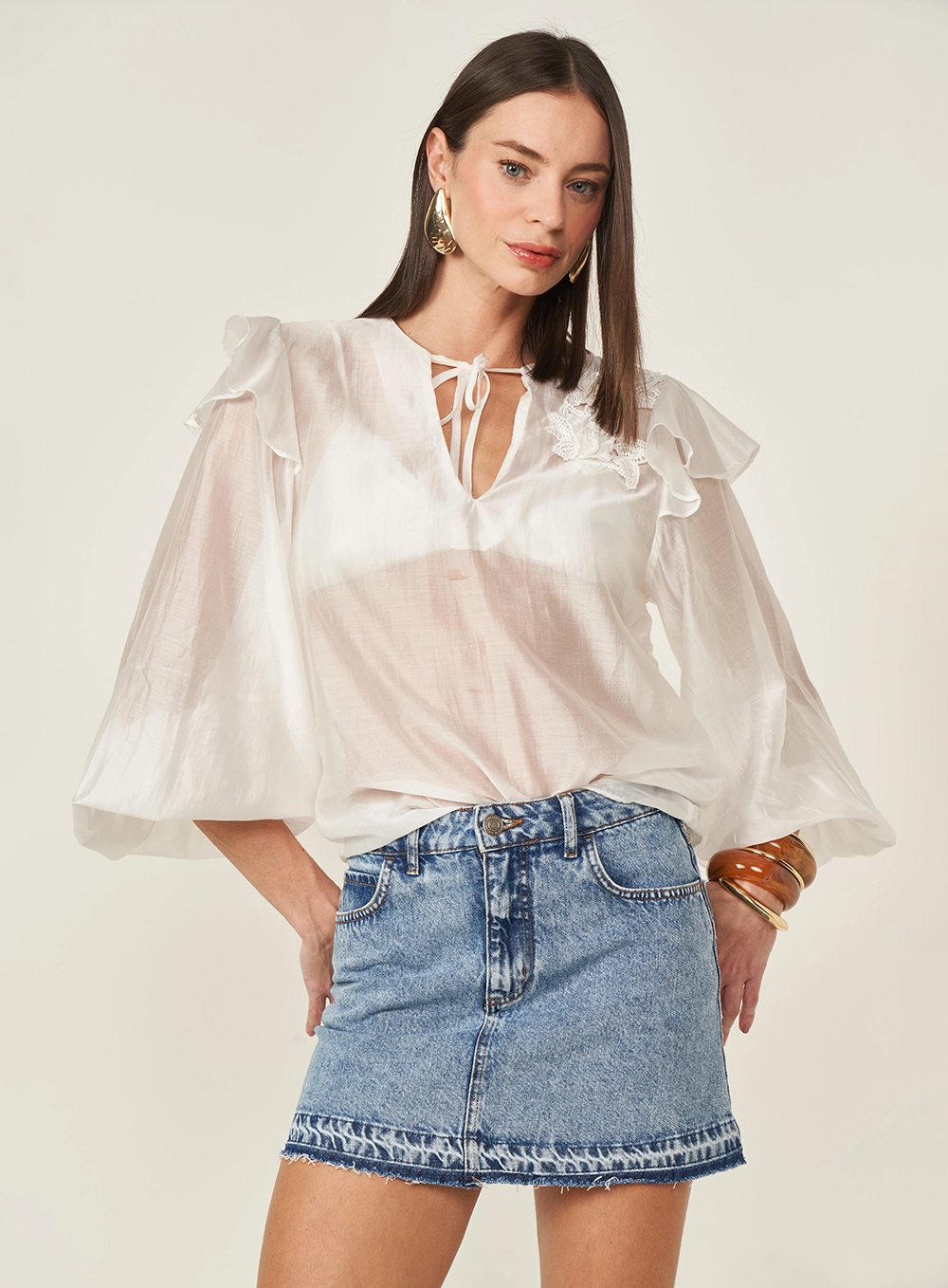 Blusa Comfort Com Babados Na Manga Off Shell