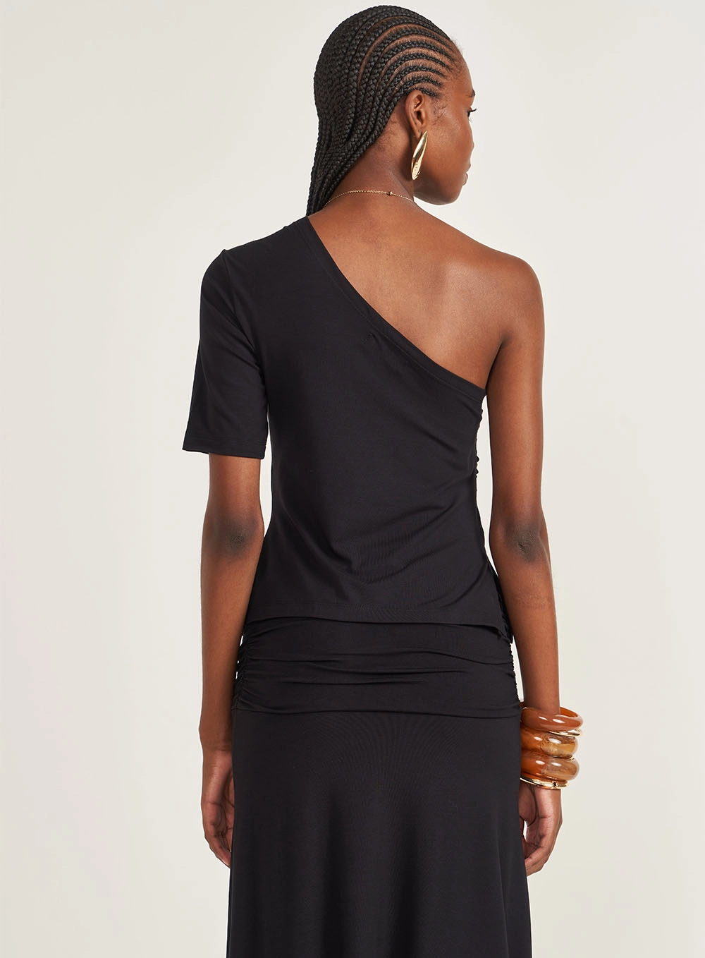 Blusa Slim Uma Manga Com Franzido Lateral Preto