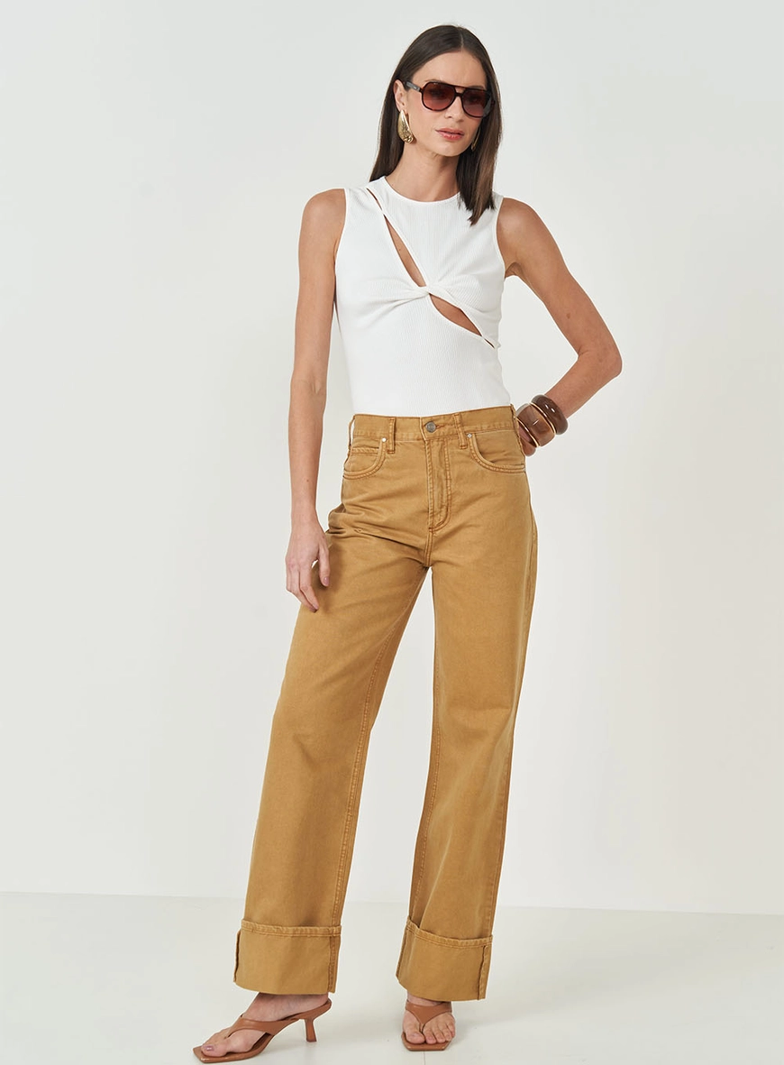 Regata Slim Com Detalhe Vazado
