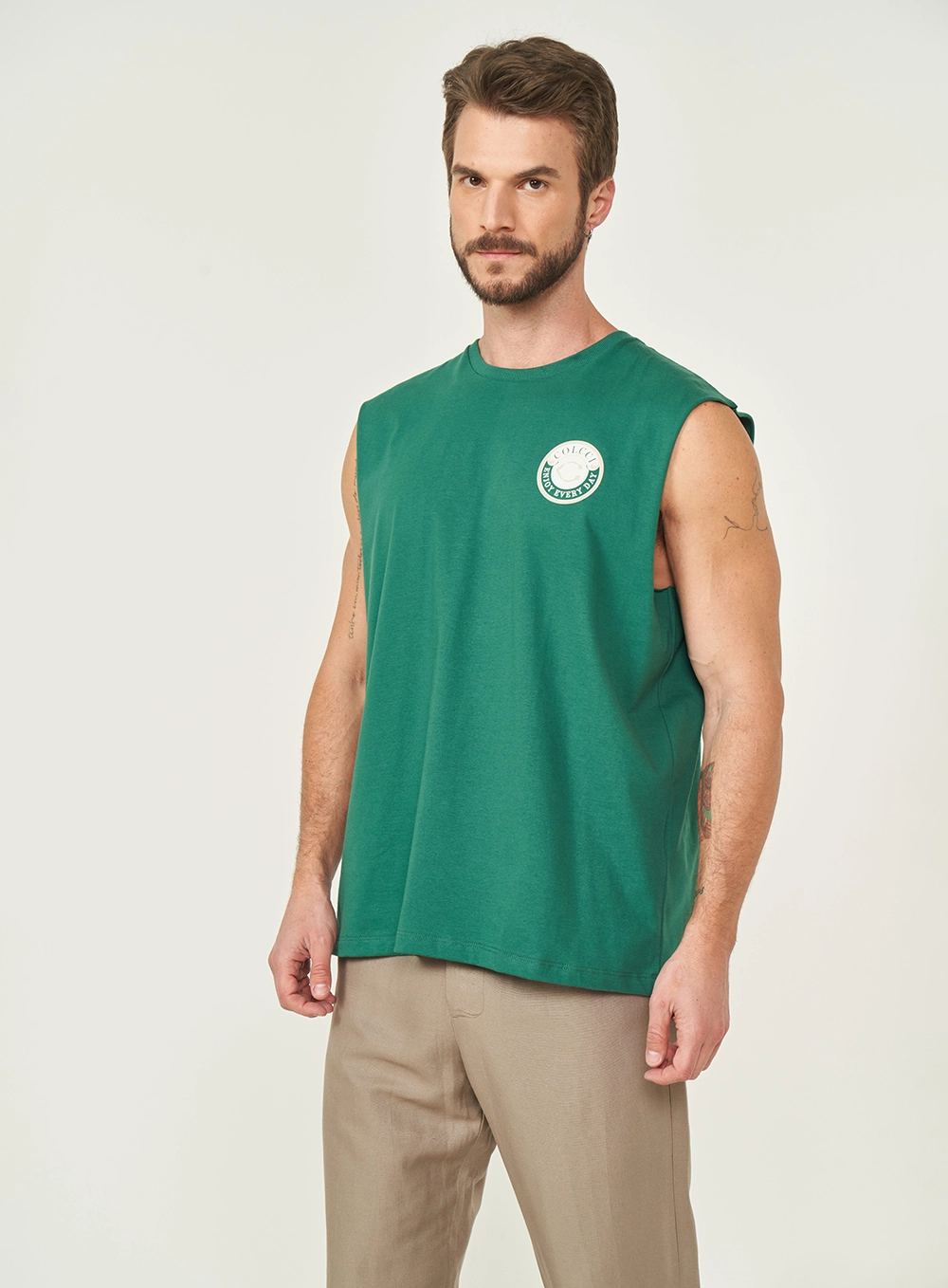 Regata Masculina Com Detalhe Em Estampa Verde