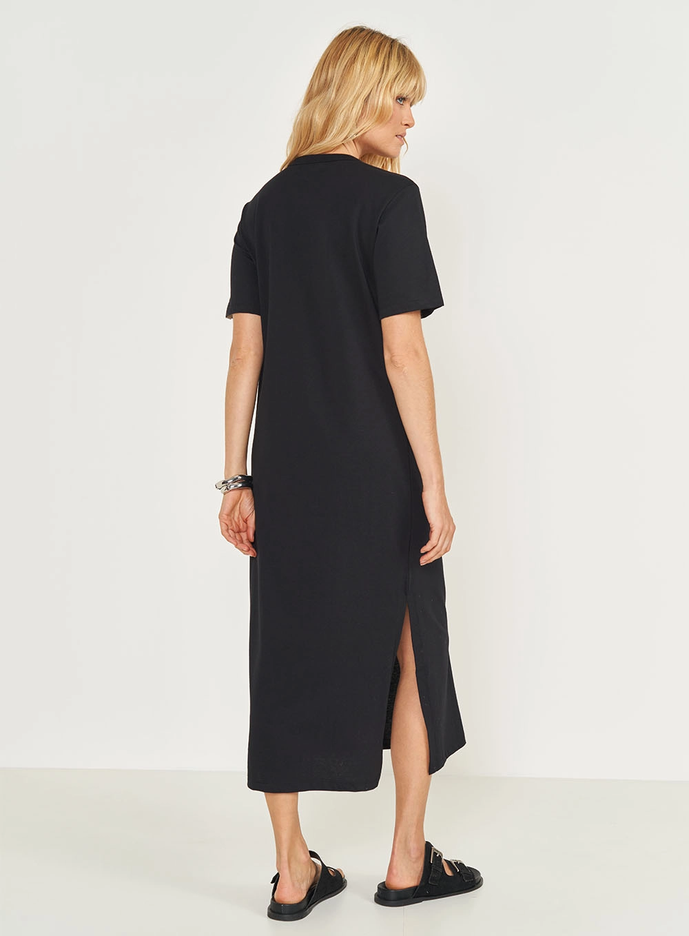 Vestido T-shirt Midi Manga Curta Preto