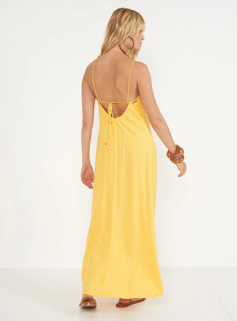 Vestido Longo Frente Única Com Detalhe Em Contas Amarelo