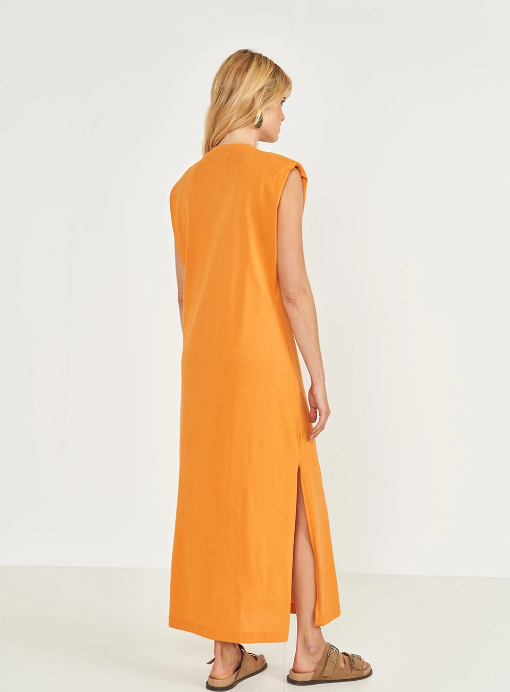 Vestido Midi Comfort Com Detalhe Em Logo Laranja