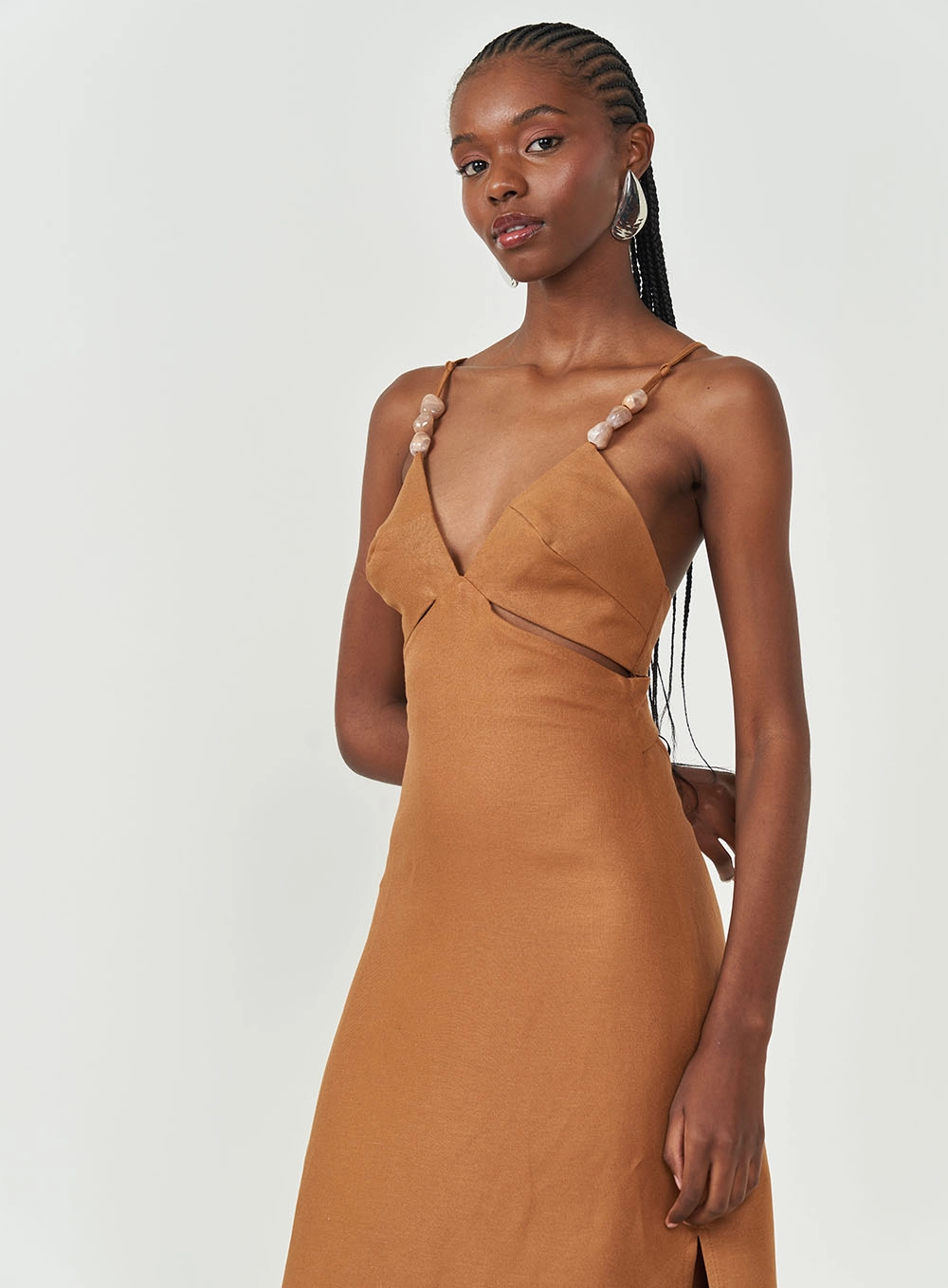 Vestido Midi Slim Com Amarração Costas Marrom Evermore