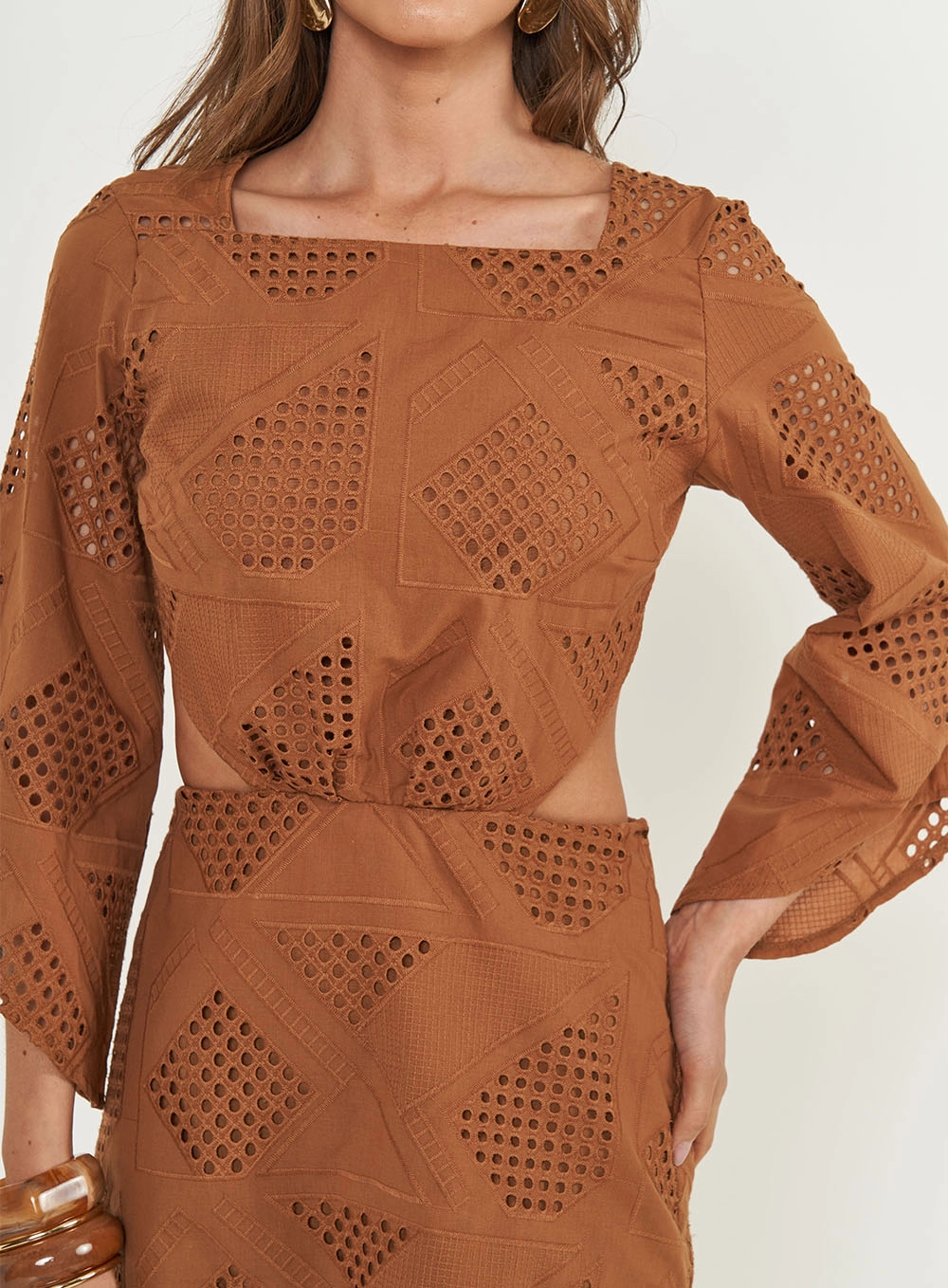 Vestido Laise Com Abertura Frontal Bege