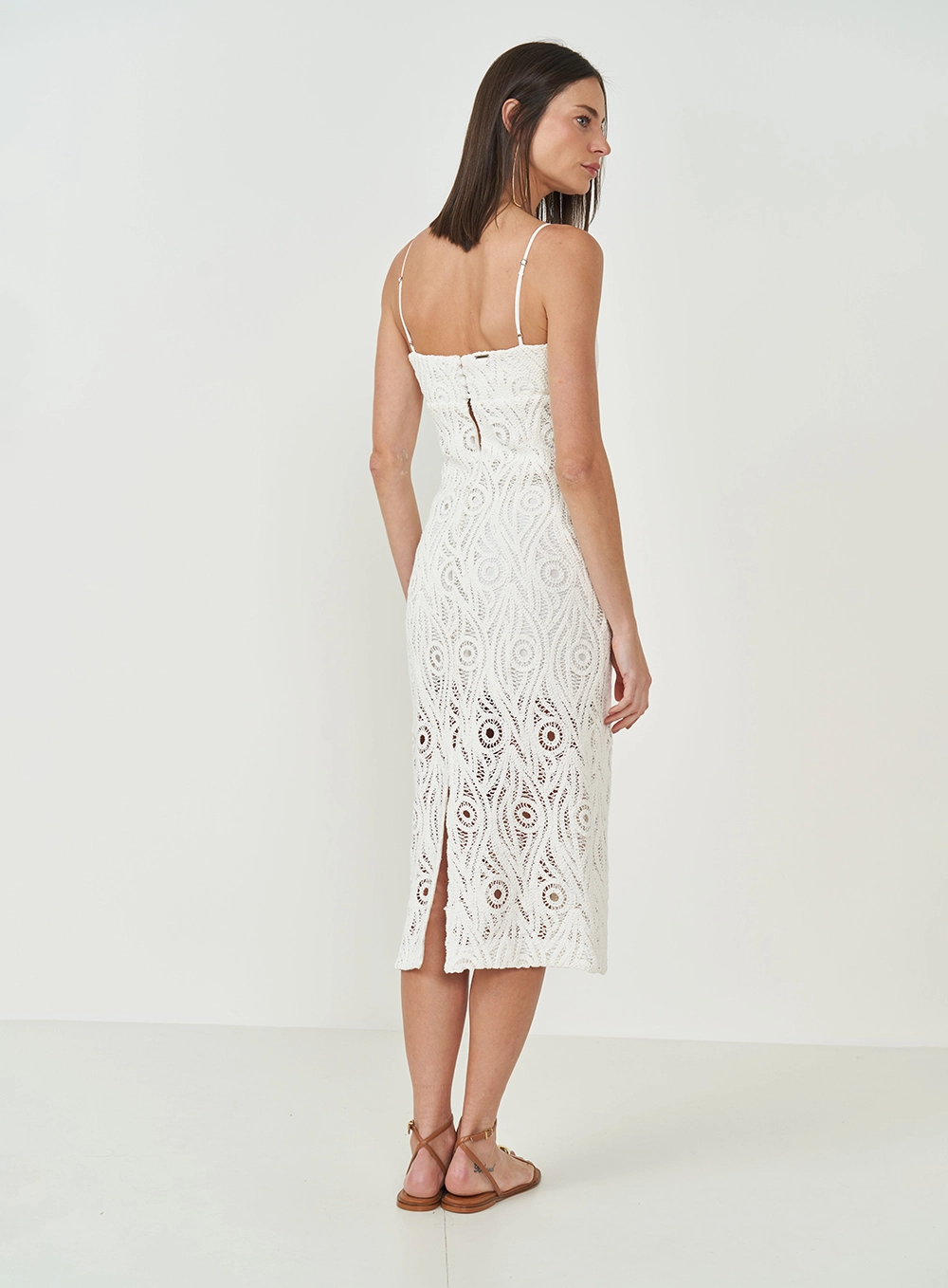 Vestido Midi Reto Em Renda Off Shell
