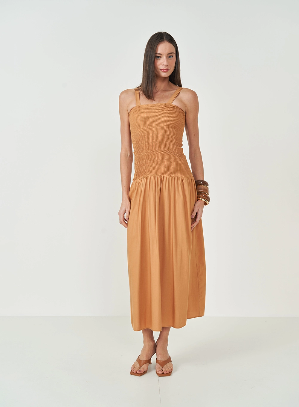 Vestido Midi Com Detalhe Em Lastex Bege