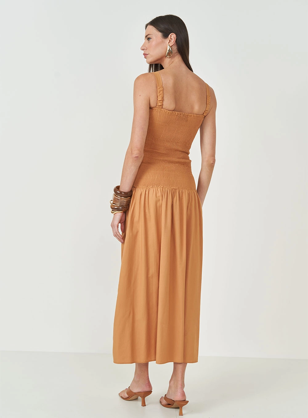 Vestido Midi Com Detalhe Em Lastex Bege