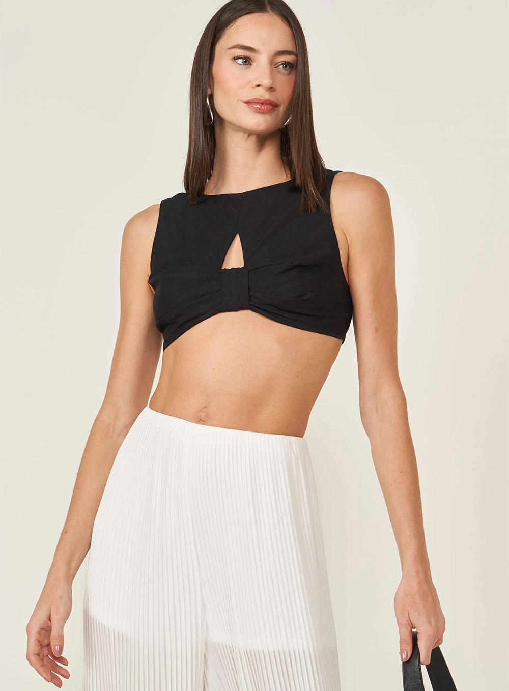 Top Justo Com Detalhe Vazado Preto