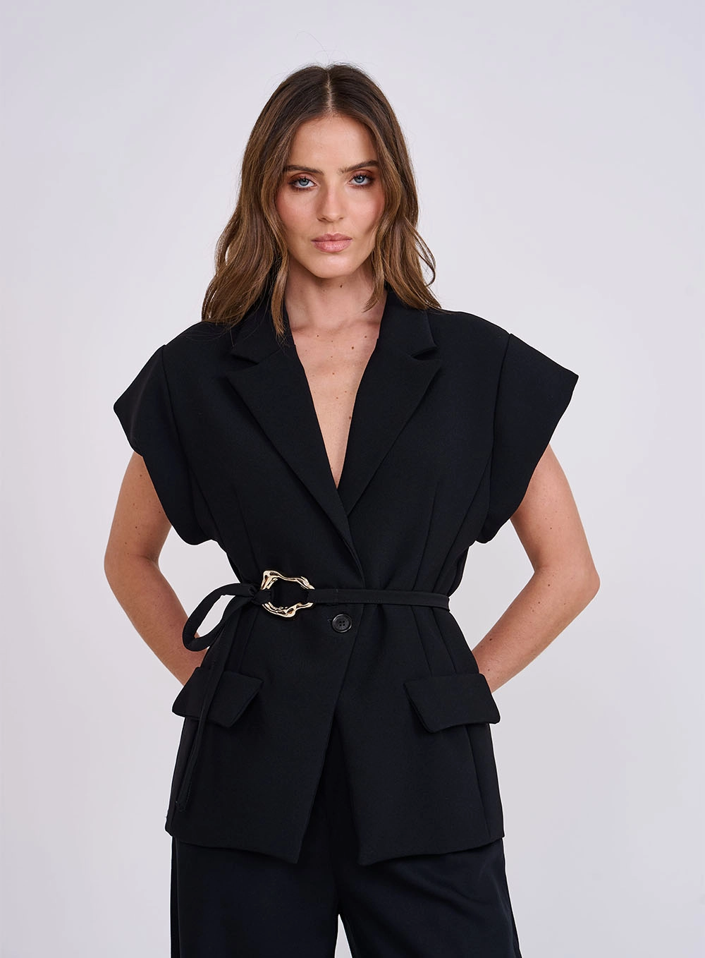 Blazer Comfort Com Cinto Mangas Curtas Preto