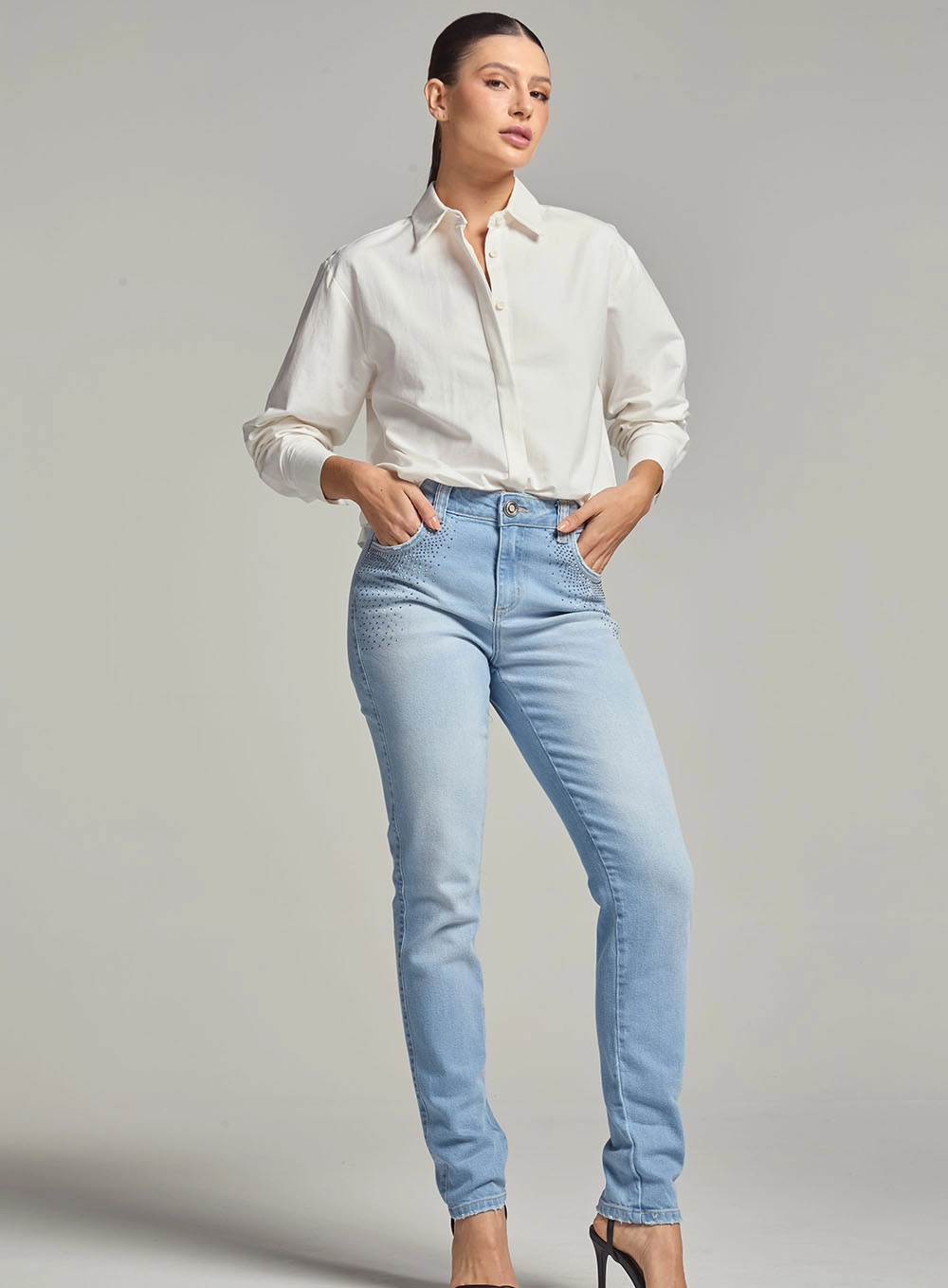 Calça Jeans Feminina Skinny Com Aplicação Índigo 1