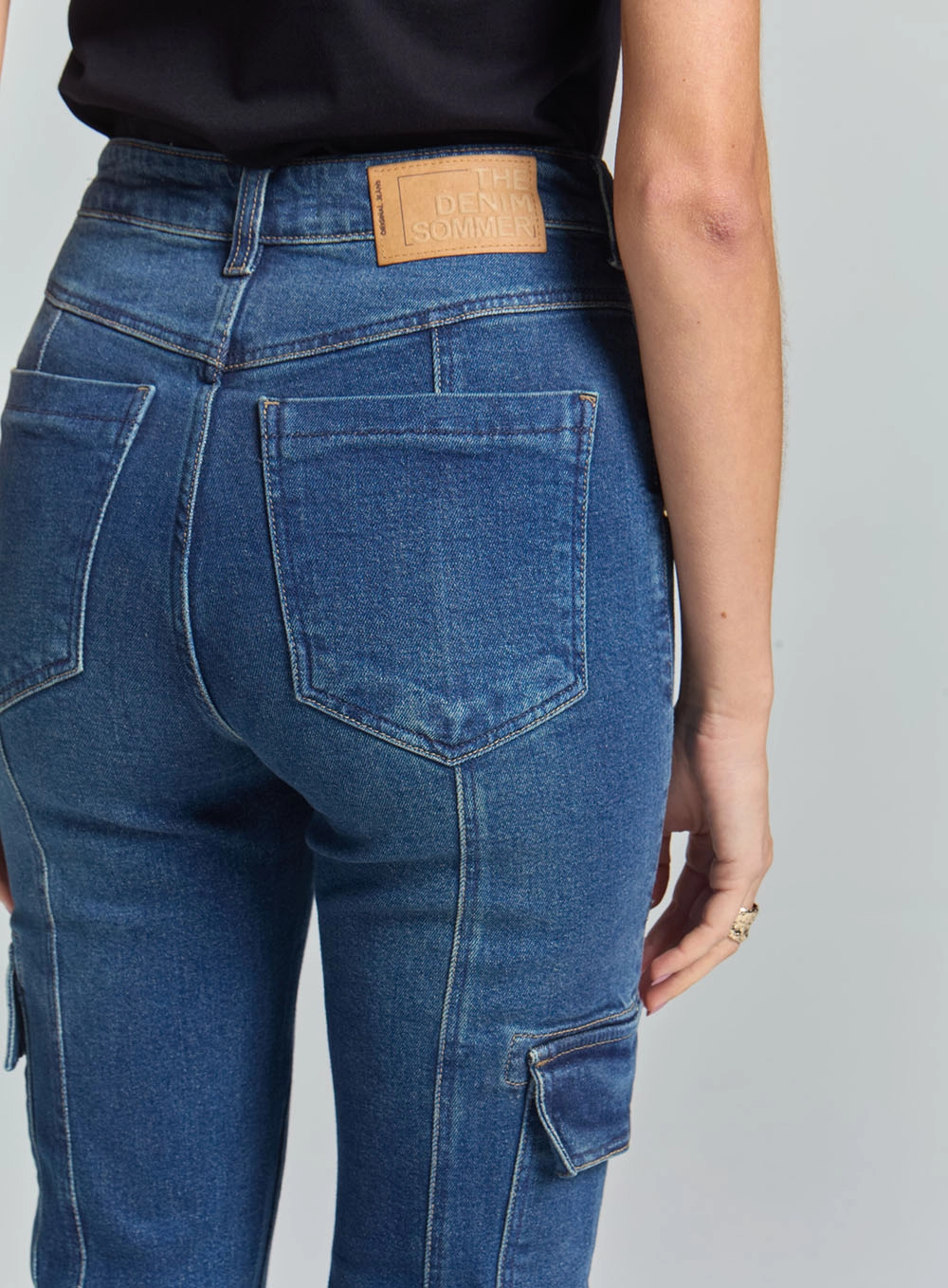 Calça Jeans Feminino Reta Slim Com Bolsos Laterais Índigo 4