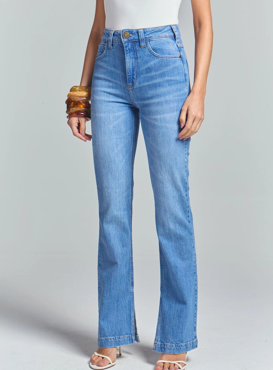 Calça Jeans Flare Com Fenda Na Barra Índigo 2