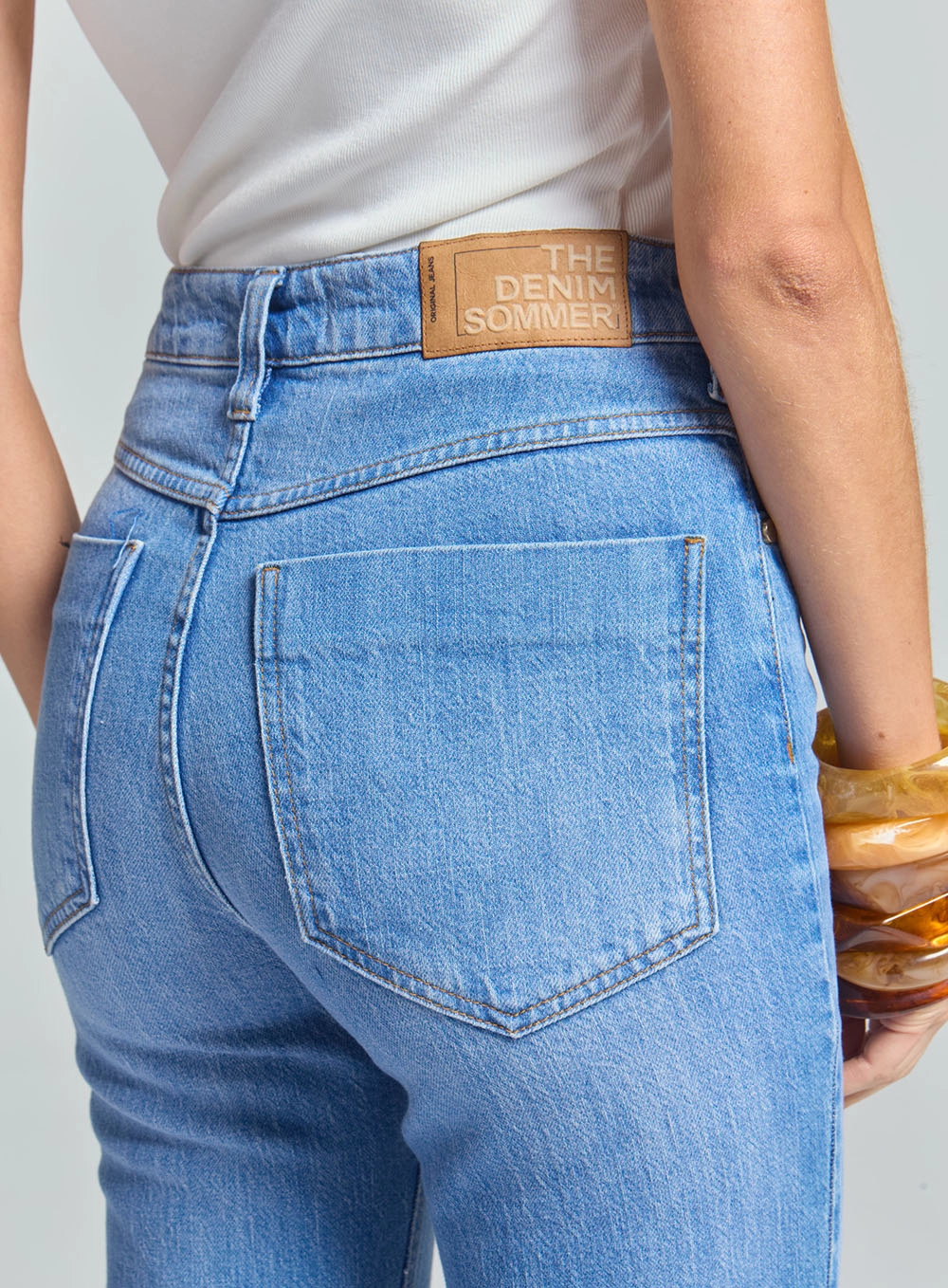 Calça Jeans Flare Com Fenda Na Barra Índigo 3