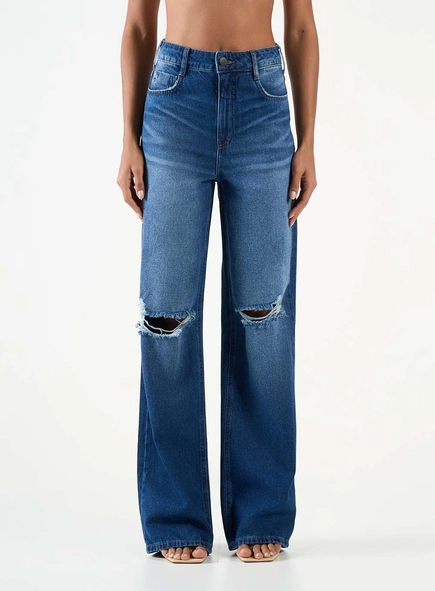 Calça Jeans Feminina Wide Leg Com Rasgos