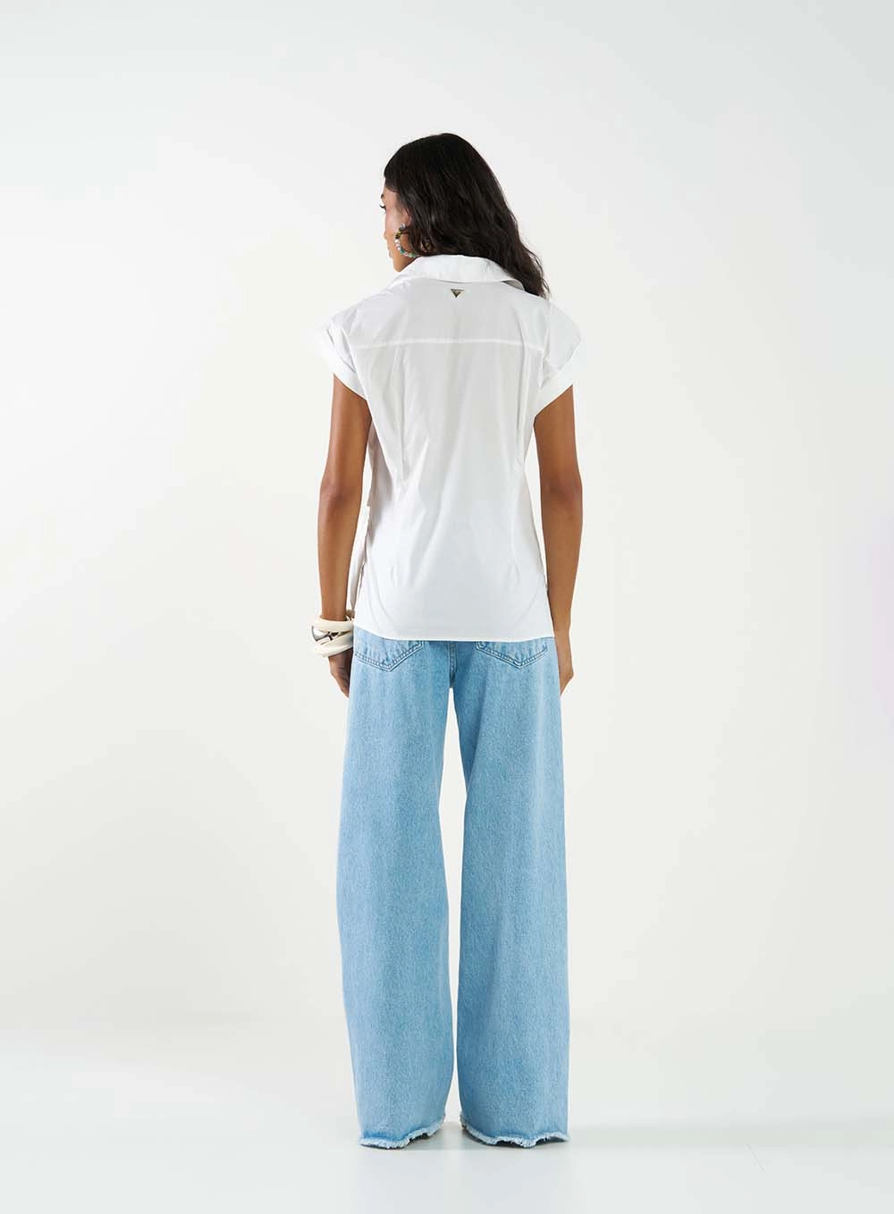 Calça Jeans Baggy Com Aplicação Índigo 4