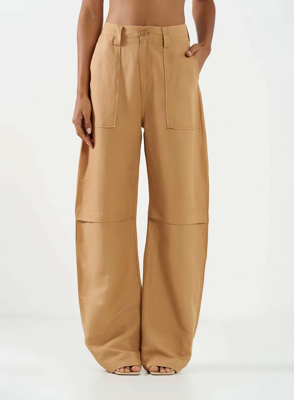 Calça Linho Barrel Bolso Faca Marrom Delle 2