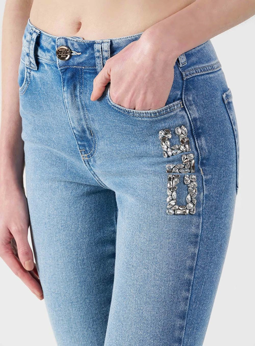 Calça Jeans Reta Stretch Com Aplicação Índigo 6