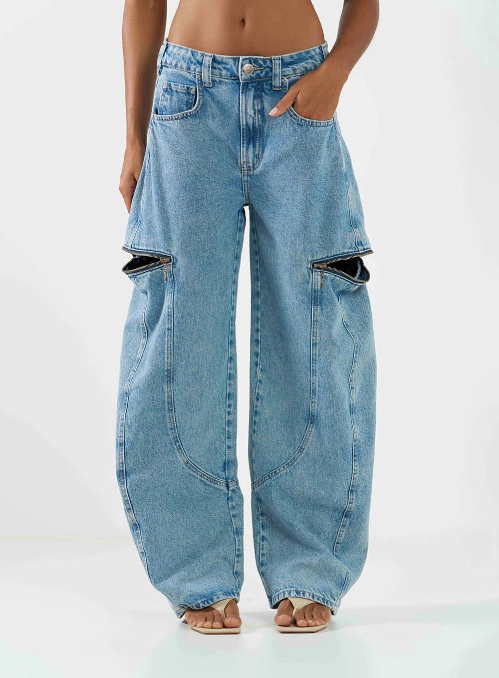 Calça Jeans Barrel Leg Com Detalhe Ziper Índigo 2