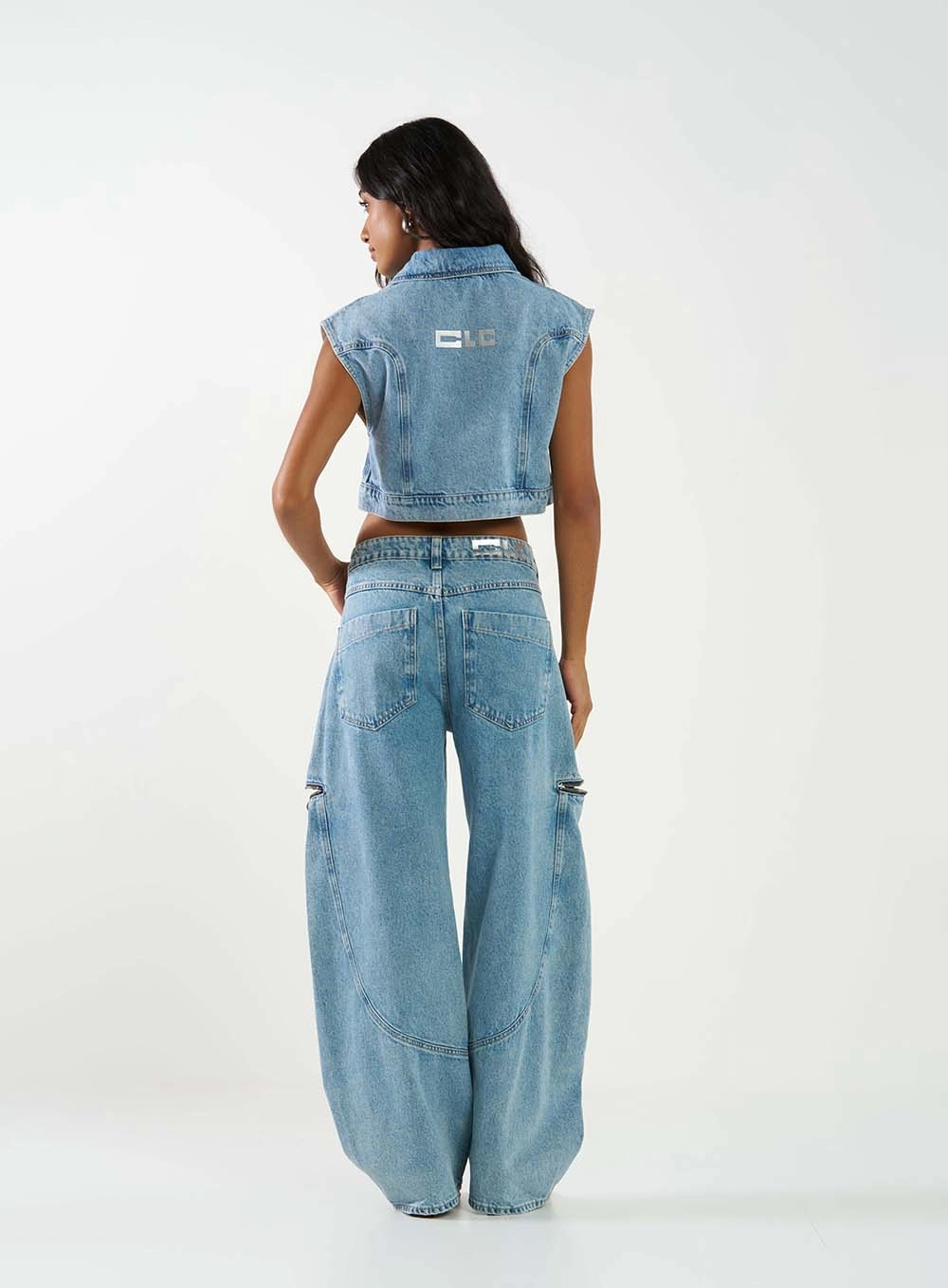 Calça Jeans Barrel Leg Com Detalhe Ziper Índigo 4