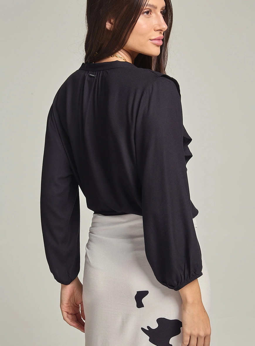 Camisa Feminina Gola Com Babados Manga Longa Preto 4