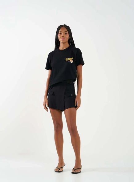 Short Saia Evasê Com Fivela Preta