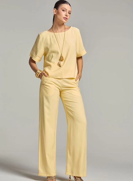 Camiseta Comfort Decote Canoa Básica