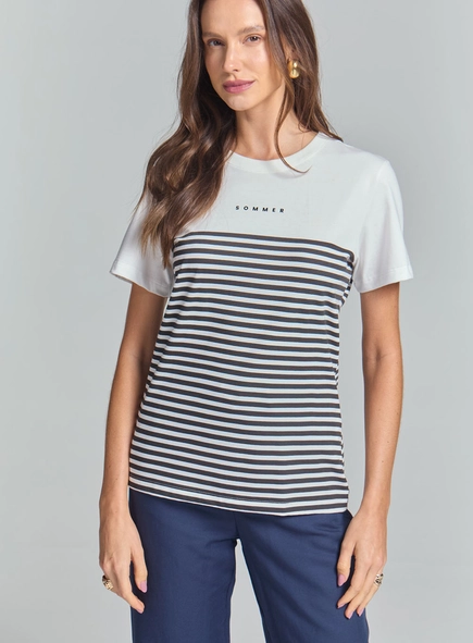 Camiseta Slim Básica Estampada