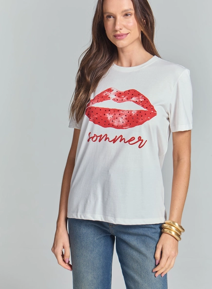 Camiseta Estampada Com Aplicação