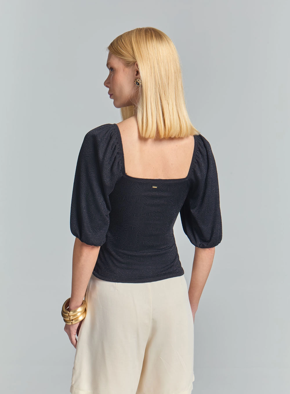 Blusa Metalizada Com Mangas Bufantes Preto 4