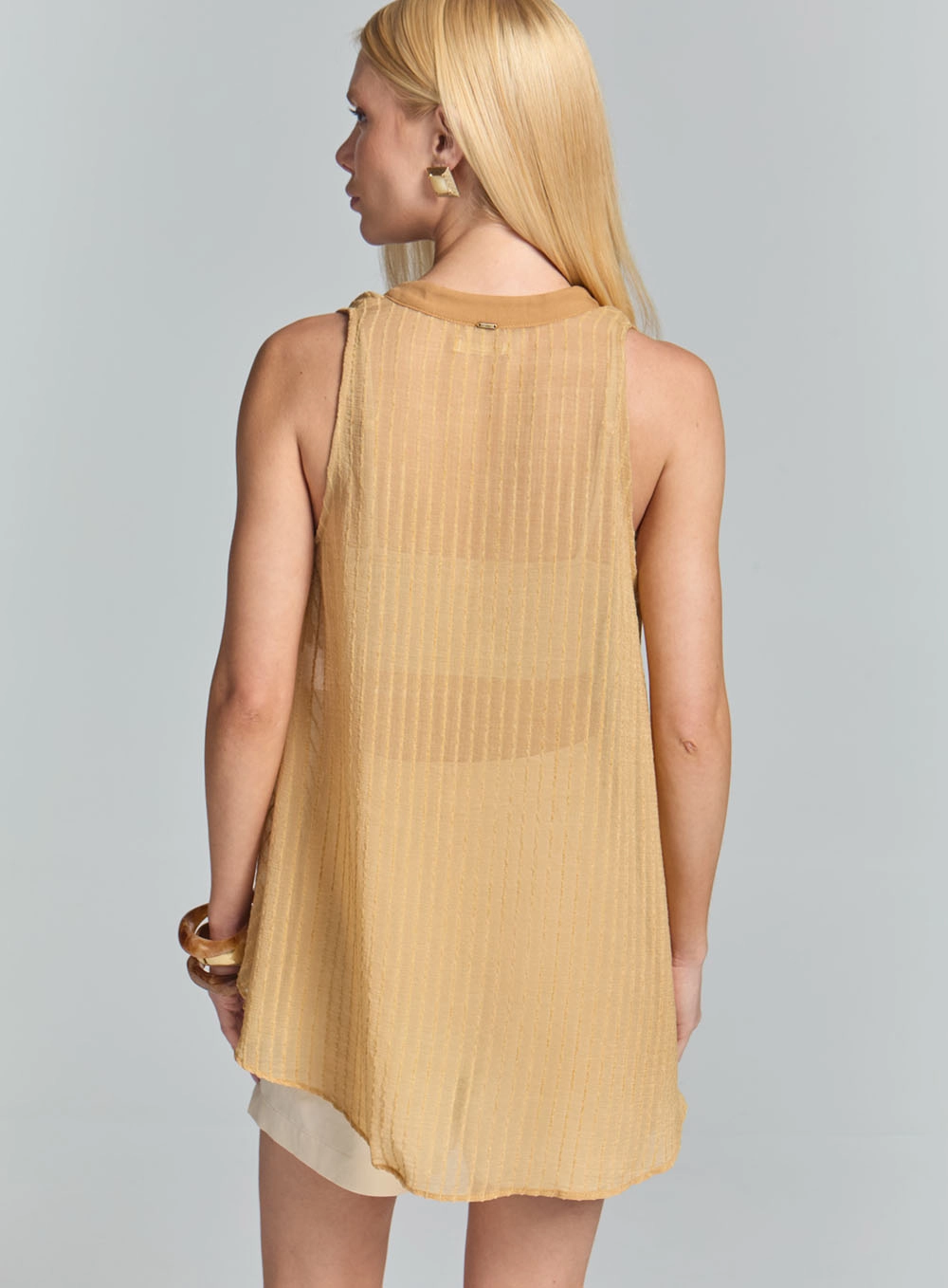 Blusa Godê Decote V Bege 4