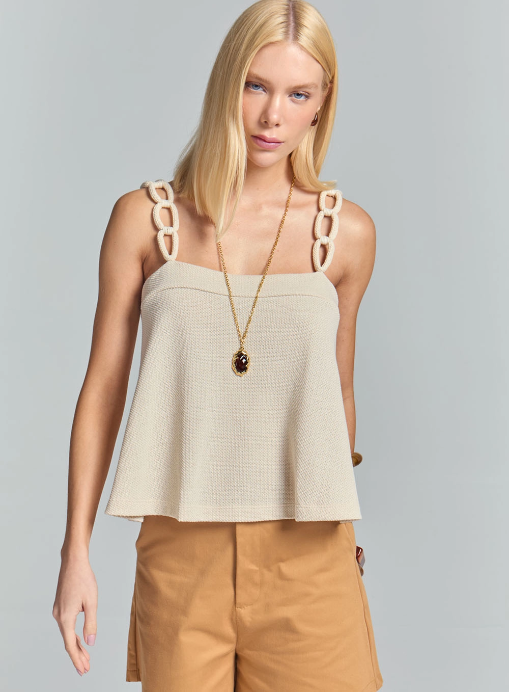 Blusa Feminina Godê Com Alças Em Crochê Bege 2