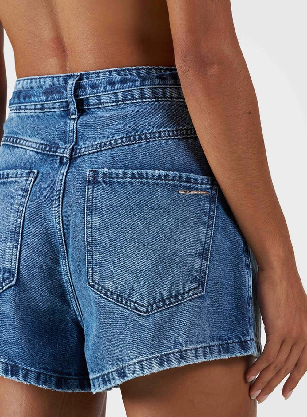 Short Jeans Trapeze Alta Com Logo No Cinto Índigo 6