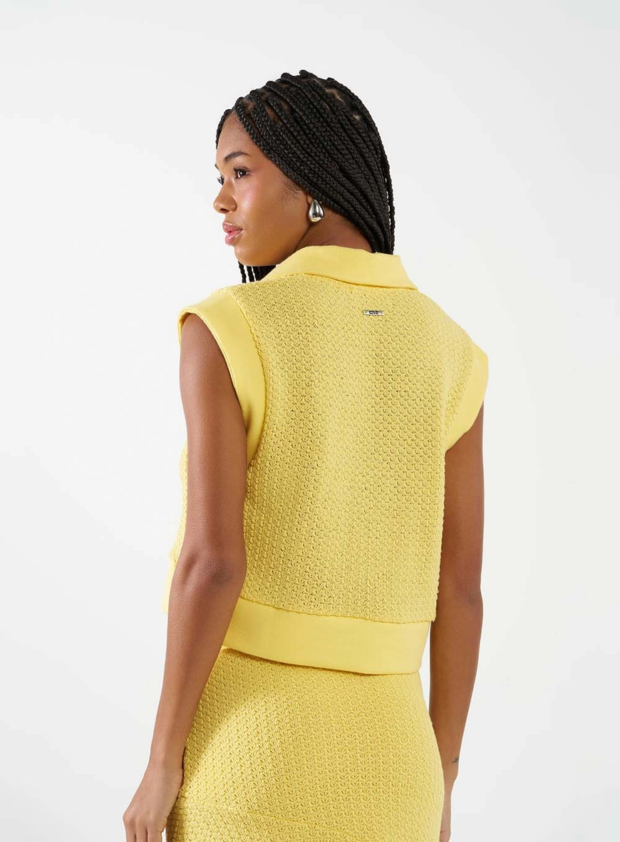 Blusa Polo Tricô Cropped Sem Mangas Amarelo 3