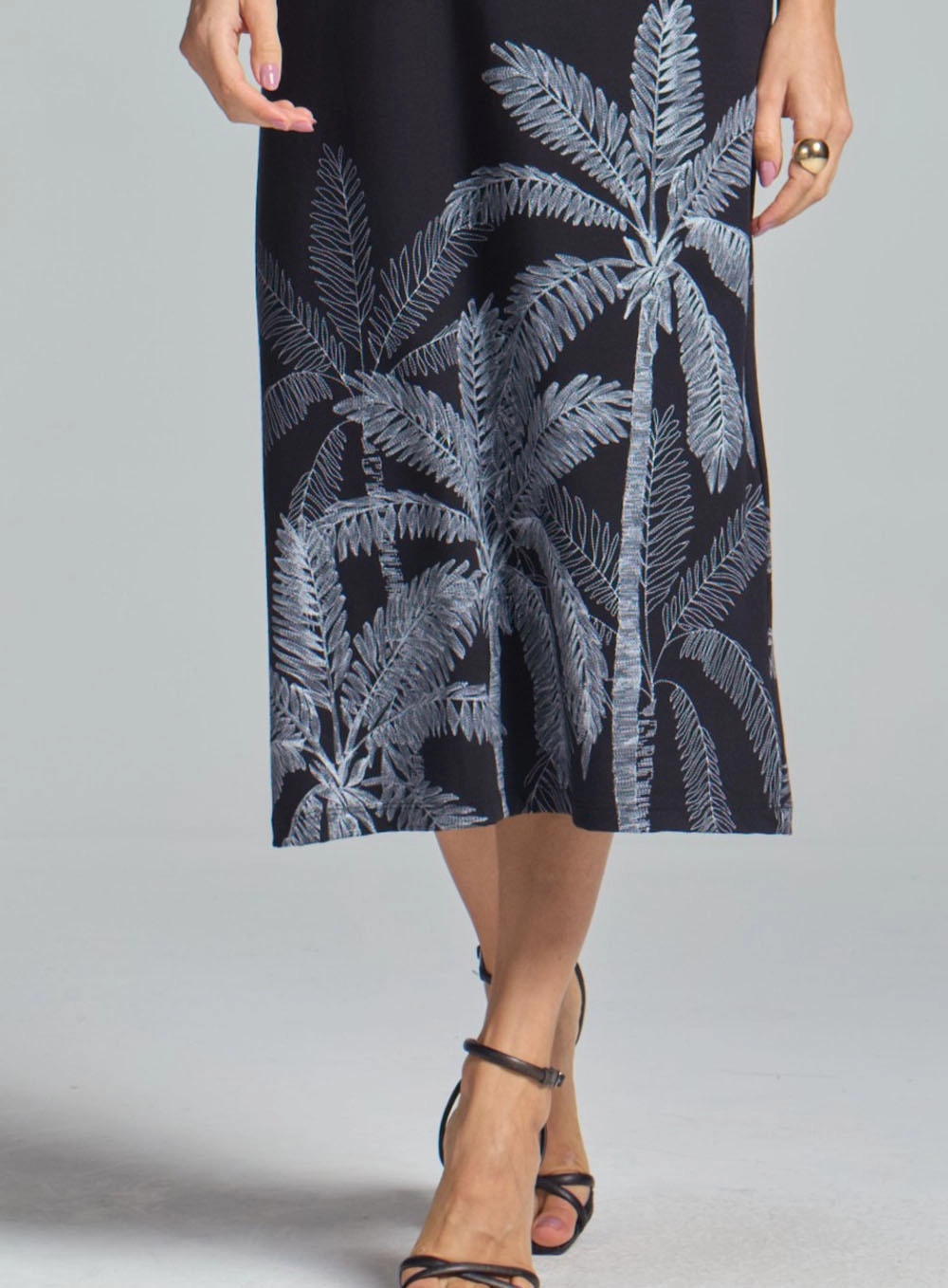 Vestido Comfort Midi Com Estampa Preto 2