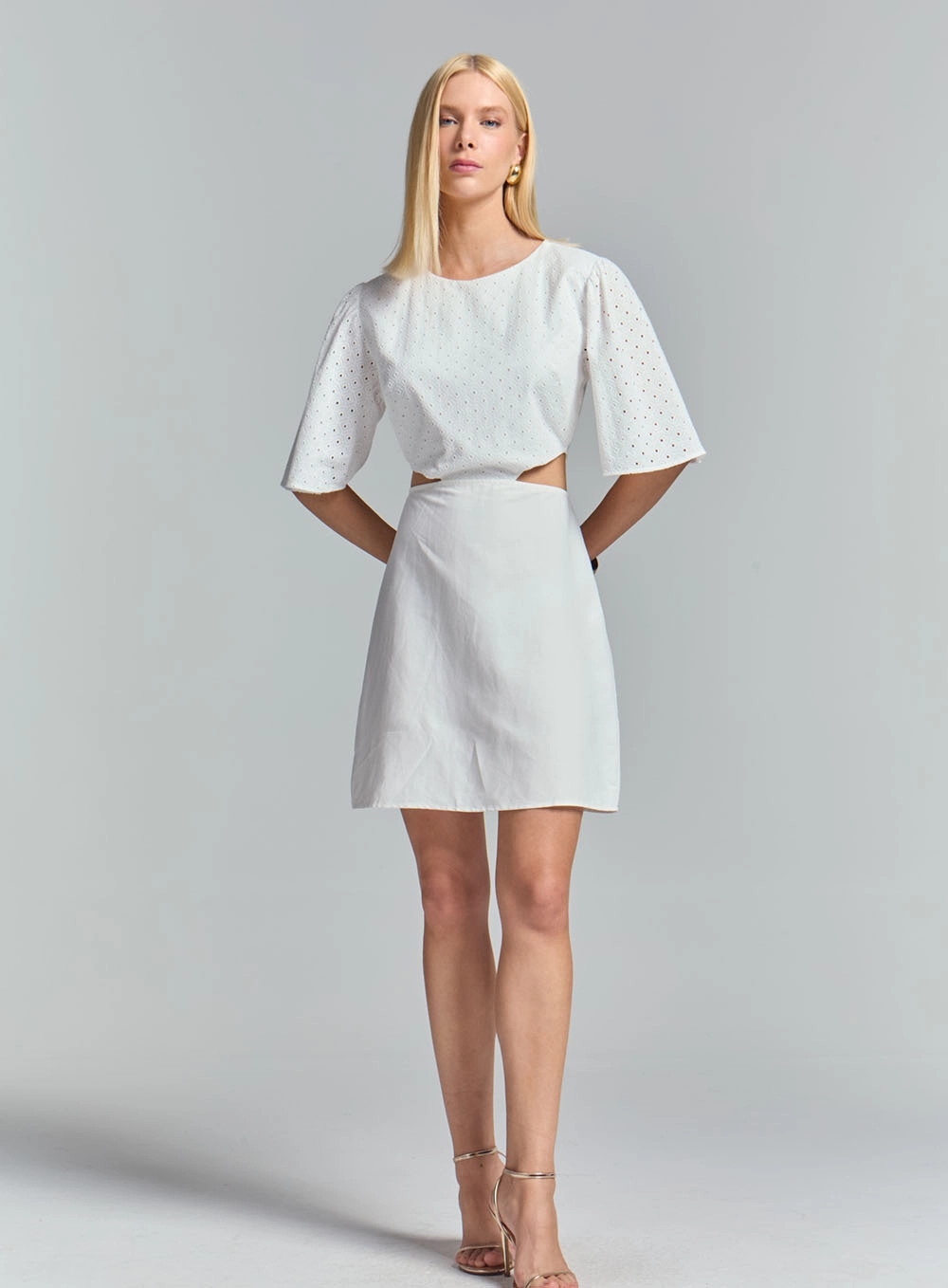 Vestido Comfort Laise Com Recortes Off Shell 1