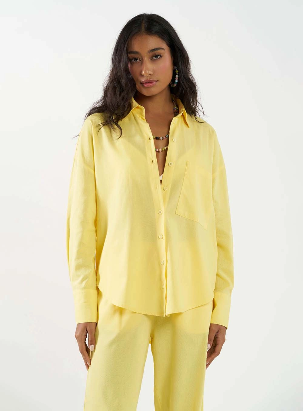Camisa Oversized Com Bolso Amarelo 1