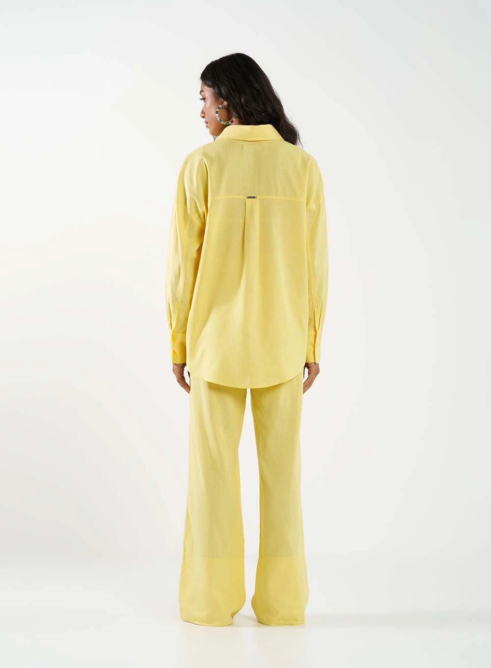 Camisa Oversized Com Bolso Amarelo 4