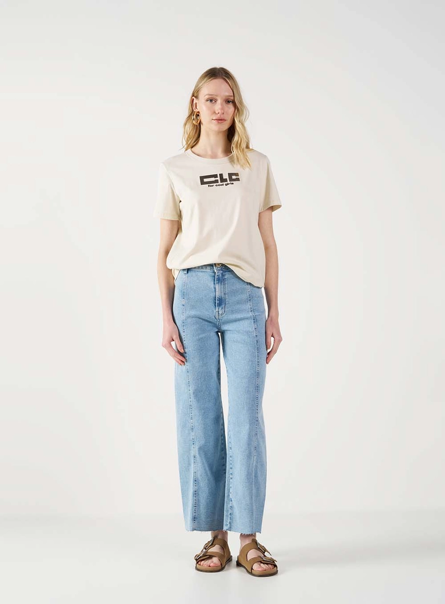 Camiseta Regular Básica Bege Italian 2