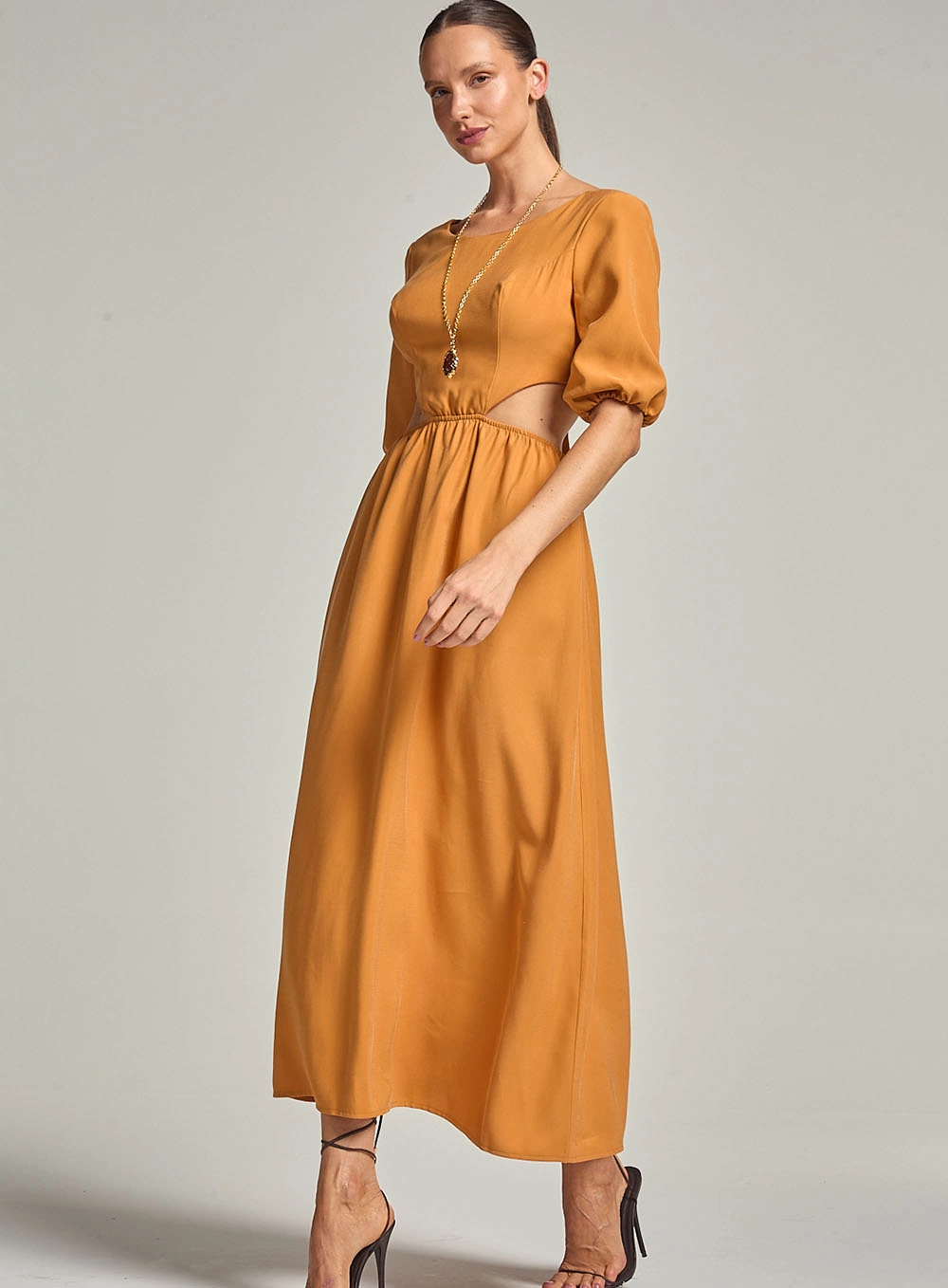 Vestido Midi Com Franzidos E Amarração Marrom 1