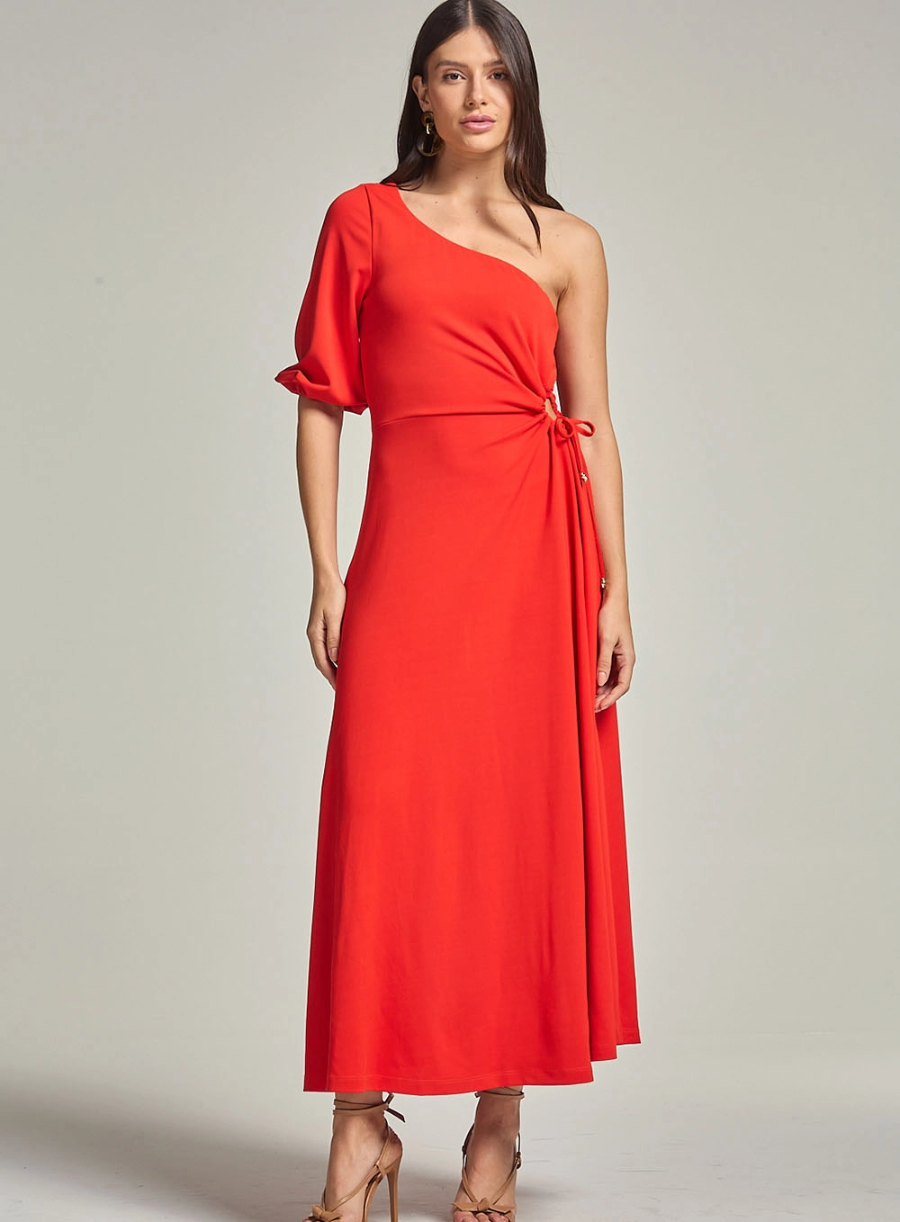 Vestido Longo Evasê De Um Ombro Só Com Detalhe Vermelho 2