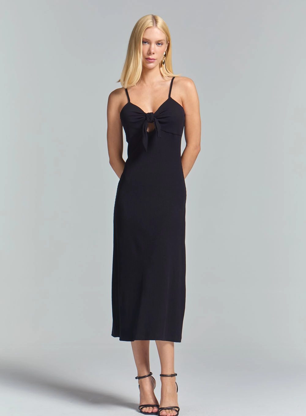 Vestido Slim Canelado Com Amarração E Alças Preto 2