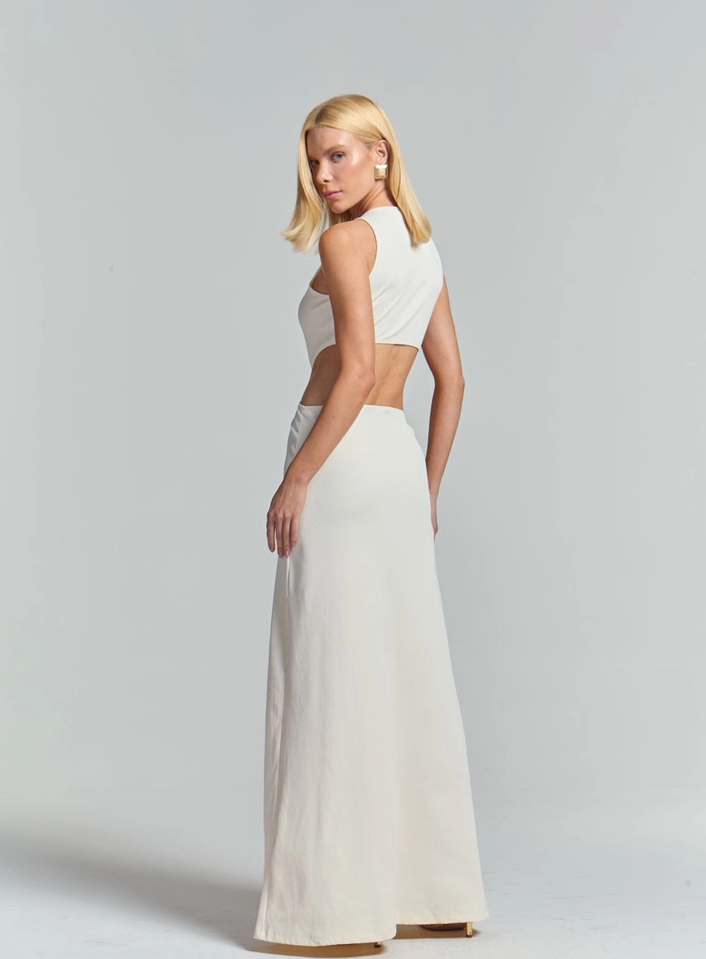 Vestido Evase Canelado Com Recortes E Detalhe Off Shell 4